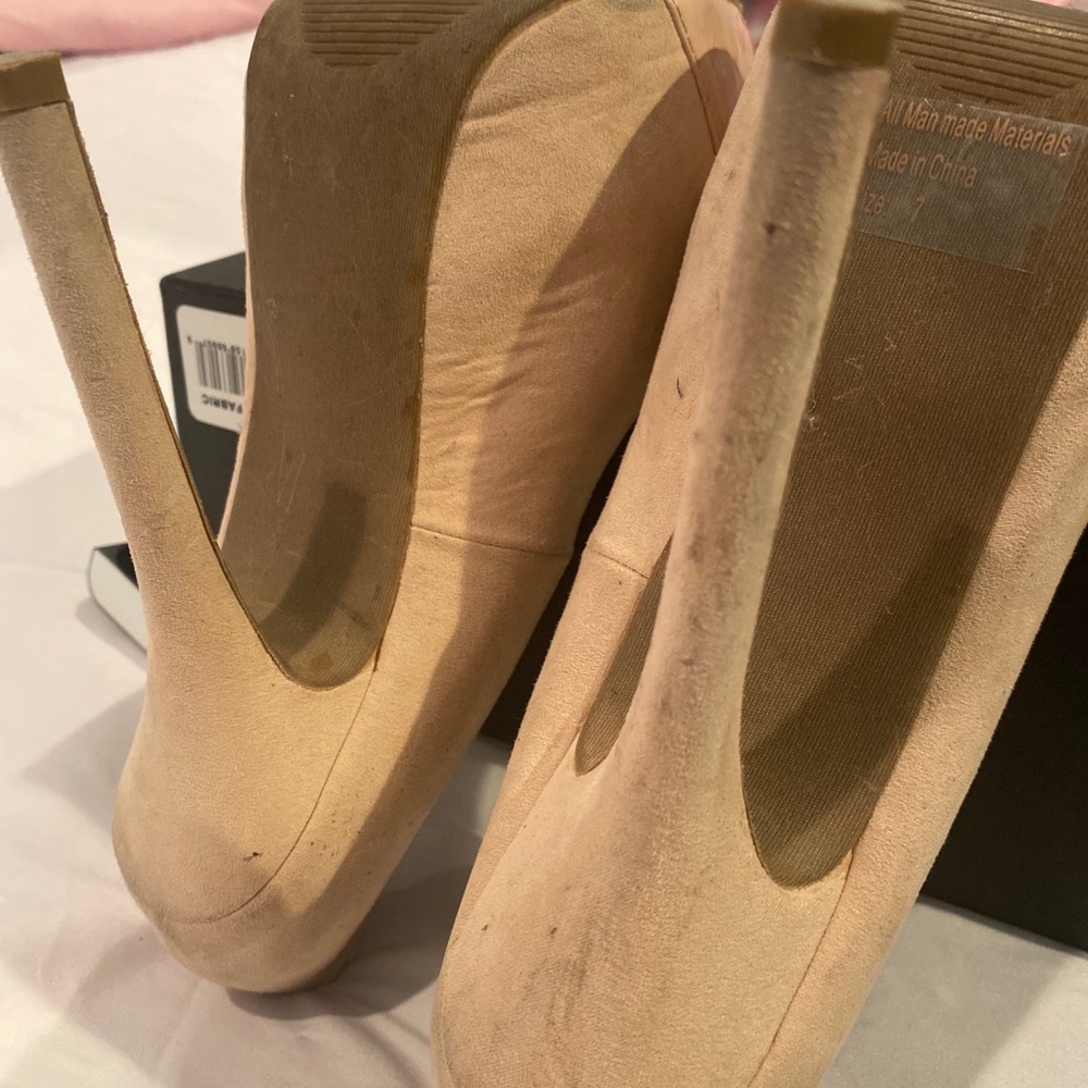 Shoes - Picture 8 of 8